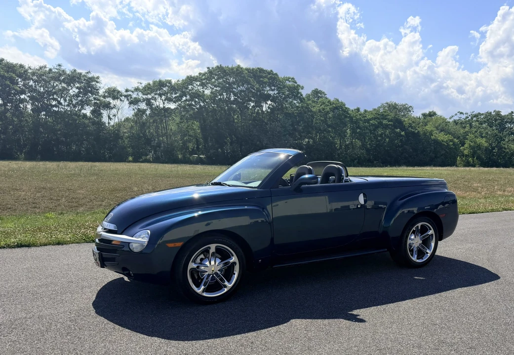 2006 Chevrolet SSR - Image 2 of 31