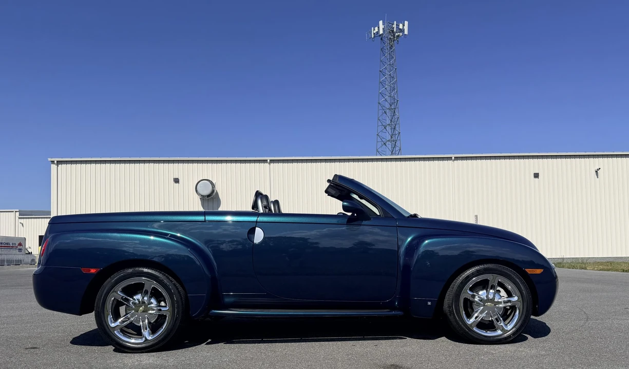 2006 Chevrolet SSR - Image 30 of 31