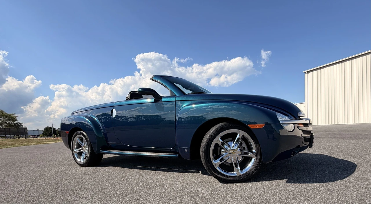 2006 Chevrolet SSR - Image 23 of 31