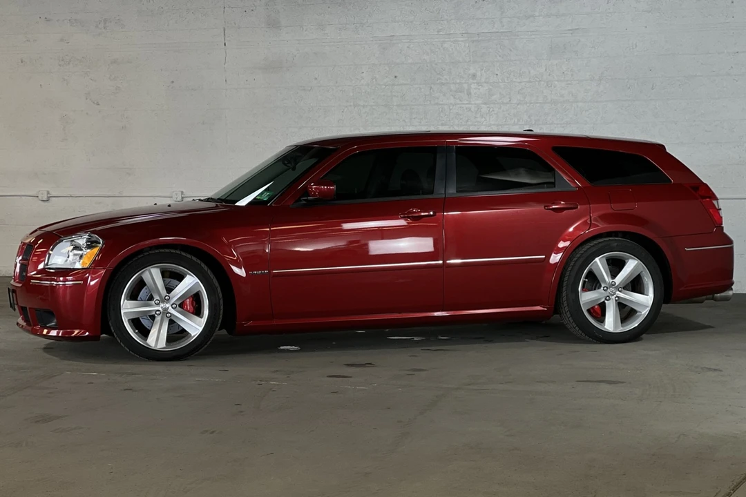 2006 Dodge Magnum SRT8 2nd Gen - Image 2 of 31