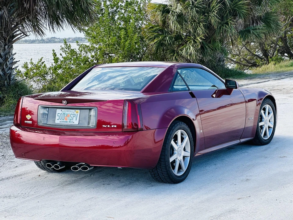 2007 Cadillac XLR - Image 11 of 31
