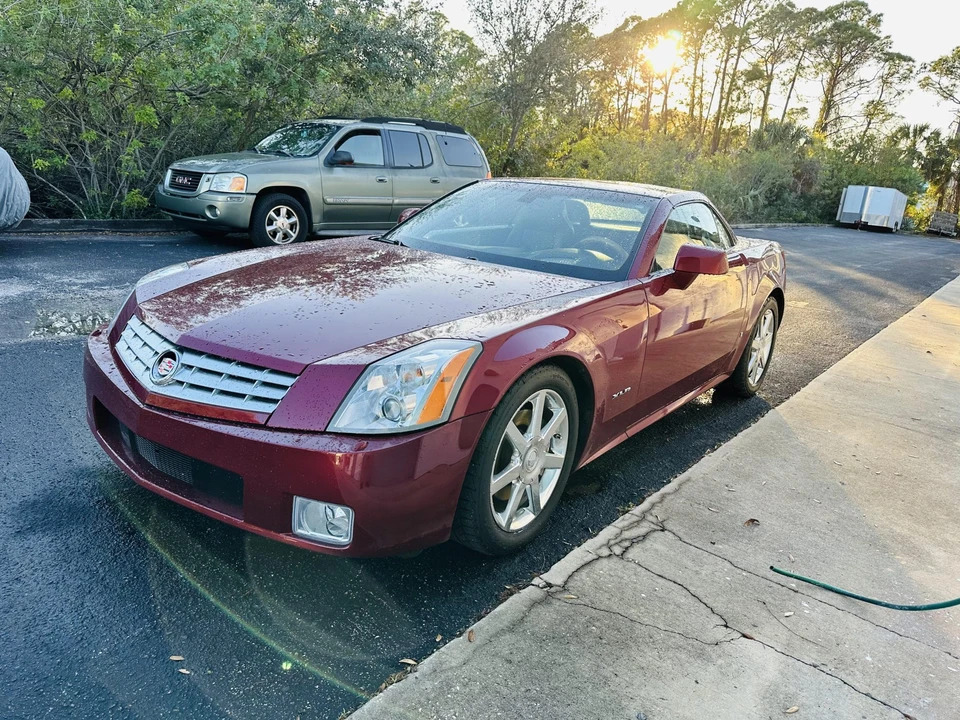 2007 Cadillac XLR - Image 7 of 31