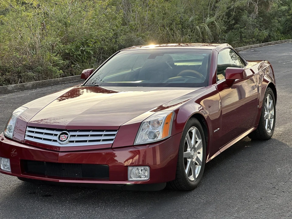 2007 Cadillac XLR - Image 4 of 31