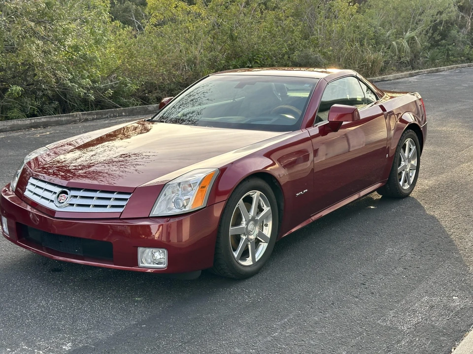 2007 Cadillac XLR - Image 6 of 31