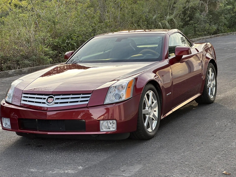 2007 Cadillac XLR - Image 5 of 31