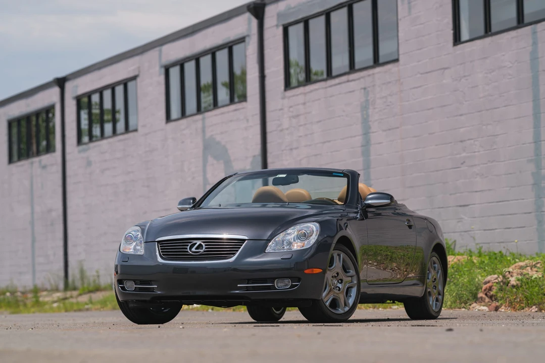 2007 Lexus SC430 - Image 2 of 31
