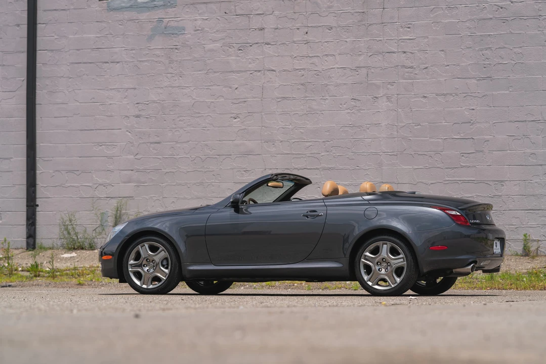 2007 Lexus SC430 - Image 10 of 31