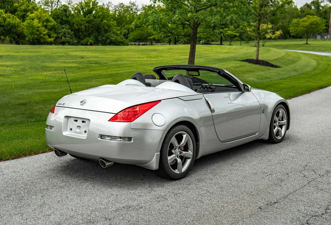2007 Nissan 350Z 5th Gen - Image 13 of 31