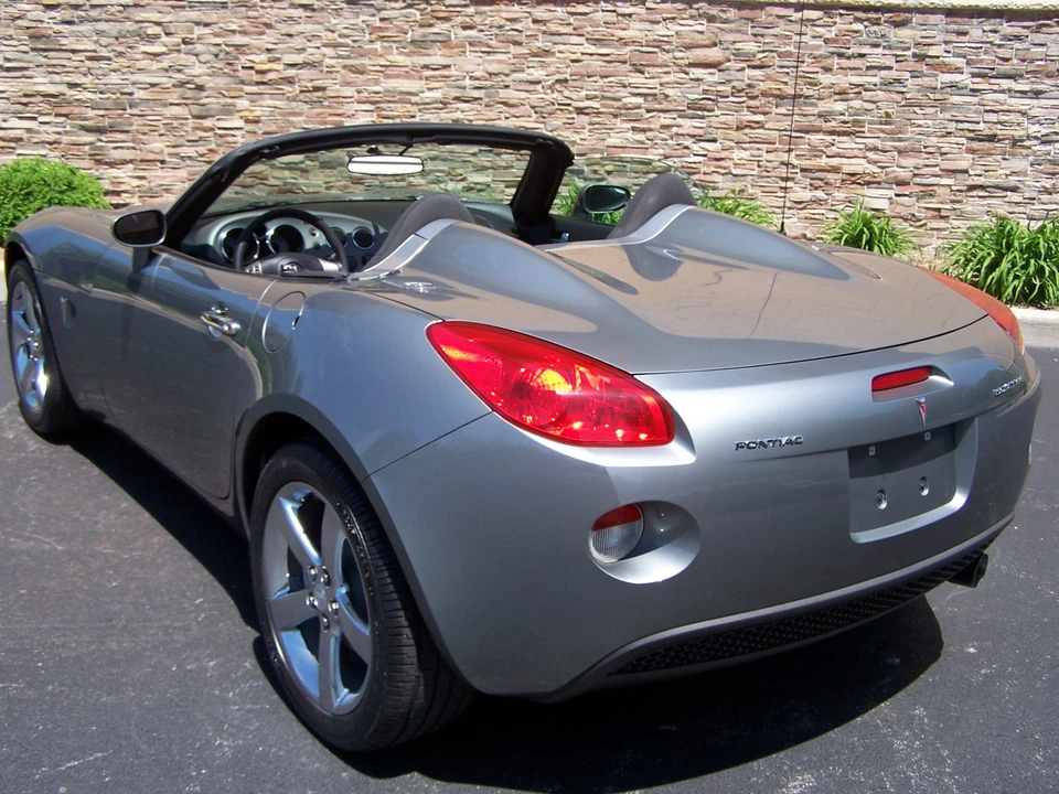 2007 Pontiac Solstice - Image 18 of 31