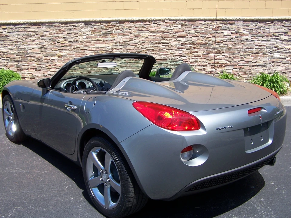 2007 Pontiac Solstice - Image 16 of 31