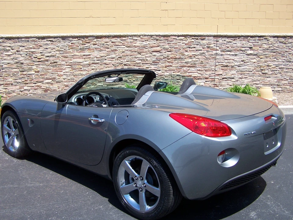 2007 Pontiac Solstice - Image 14 of 31