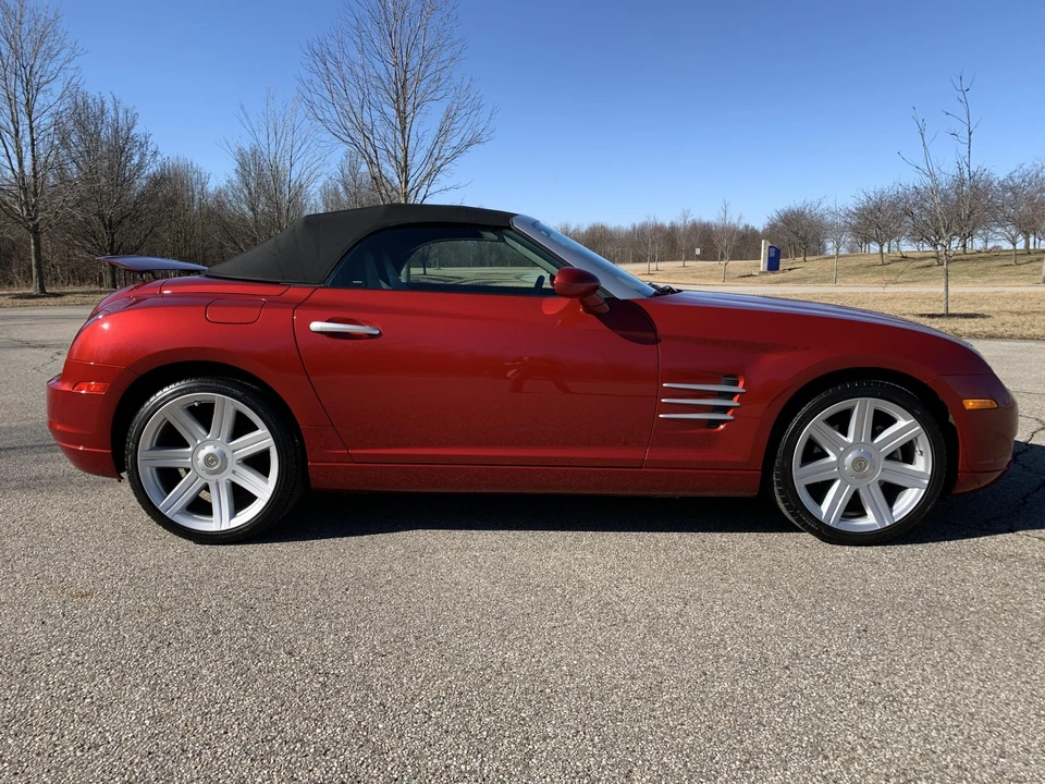 2008 Chrysler Crossfire - Image 23 of 31