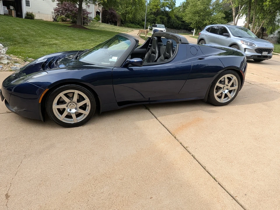 2008 Tesla Roadster - Image 28 of 31