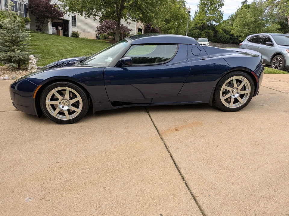 2008 Tesla Roadster - Image 11 of 31