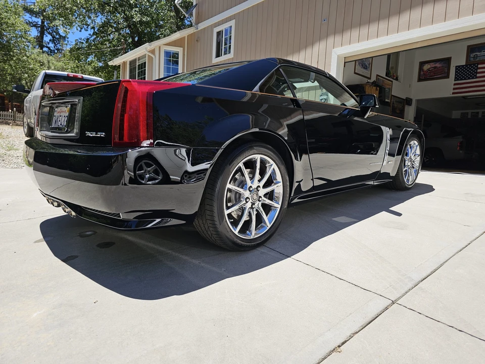 2009 Cadillac XLR-V - Image 6 of 31