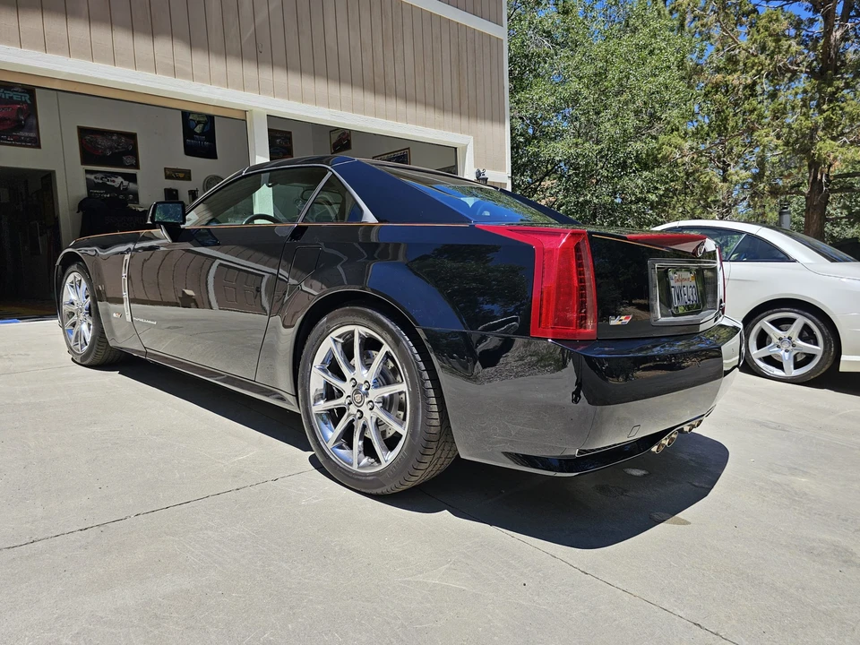 2009 Cadillac XLR-V - Image 9 of 31