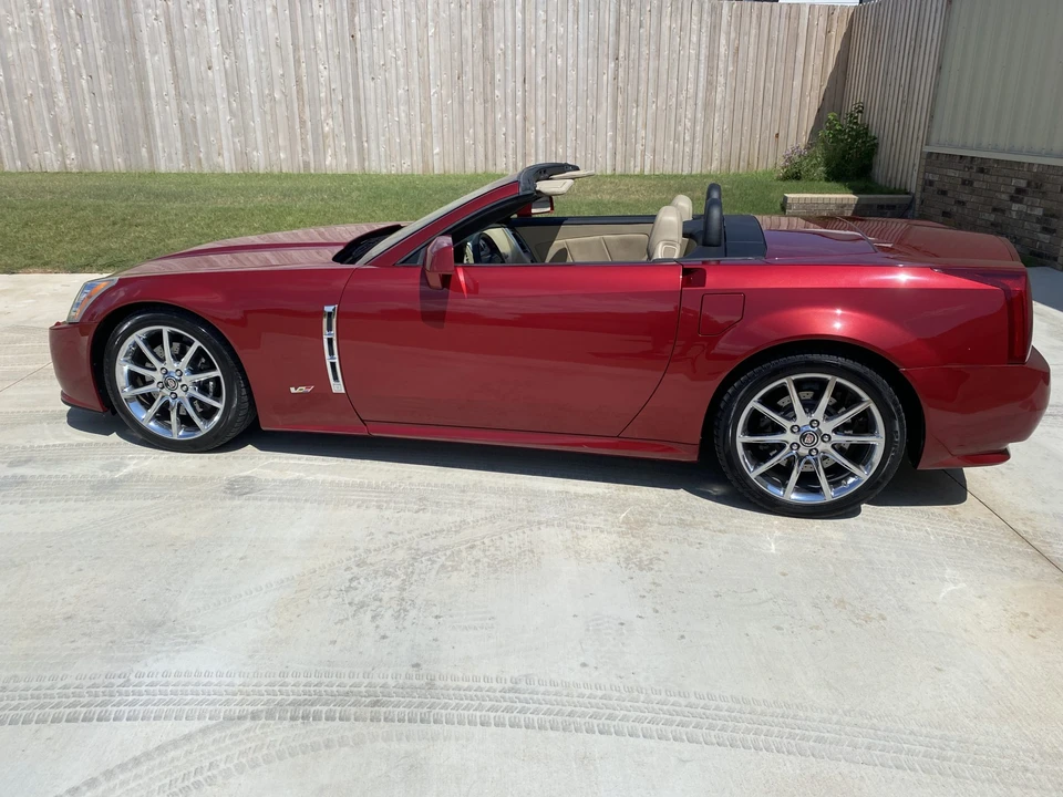 2009 Cadillac XLR-V - Image 7 of 31