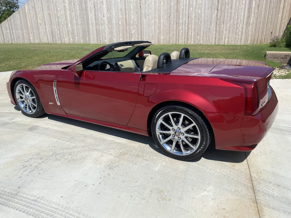 2009 Cadillac XLR-V - Image 8 of 31