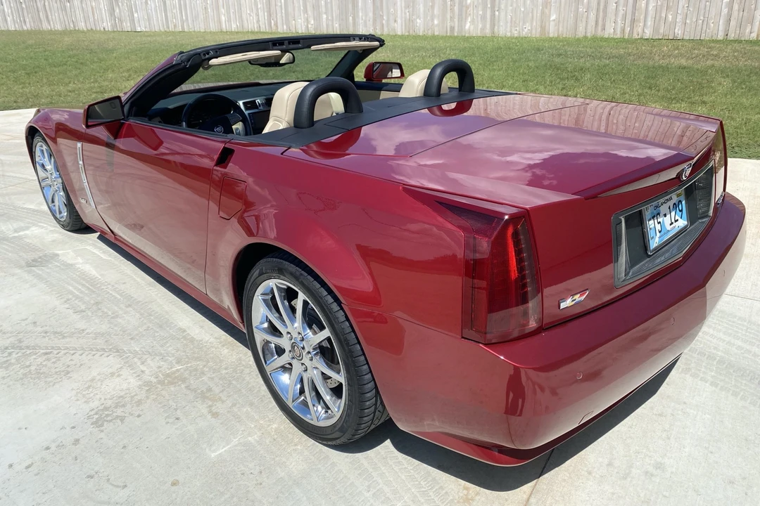 2009 Cadillac XLR-V - Image 9 of 31