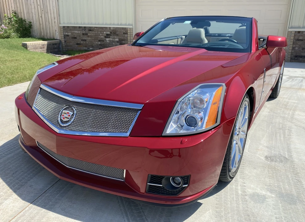2009 Cadillac XLR-V - Image 3 of 31