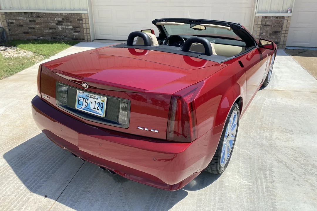2009 Cadillac XLR-V - Image 15 of 31