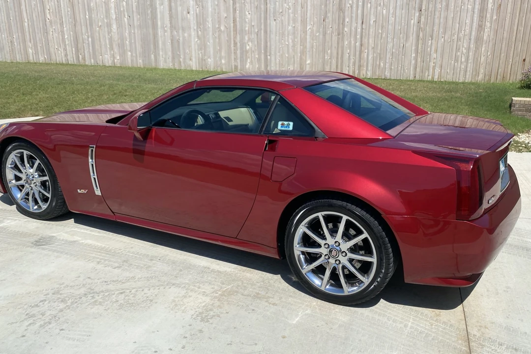 2009 Cadillac XLR-V - Image 25 of 31