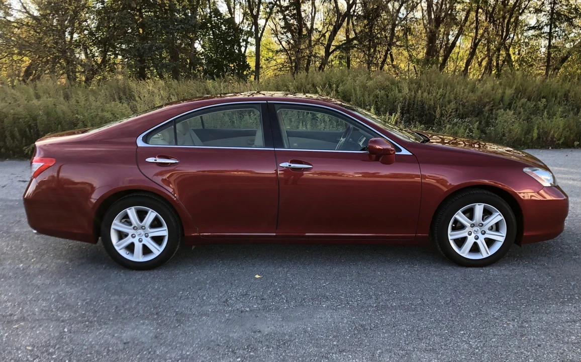 2009 Lexus ES 5th Gen - Image 17 of 31