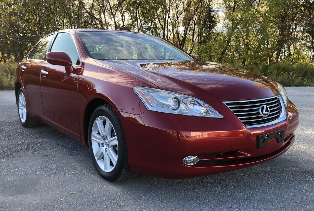 2009 Lexus ES 5th Gen - Image 2 of 31