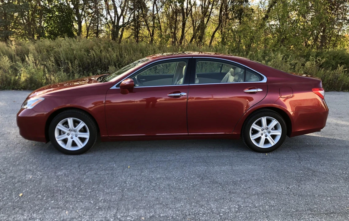 2009 Lexus ES 5th Gen - Image 11 of 31