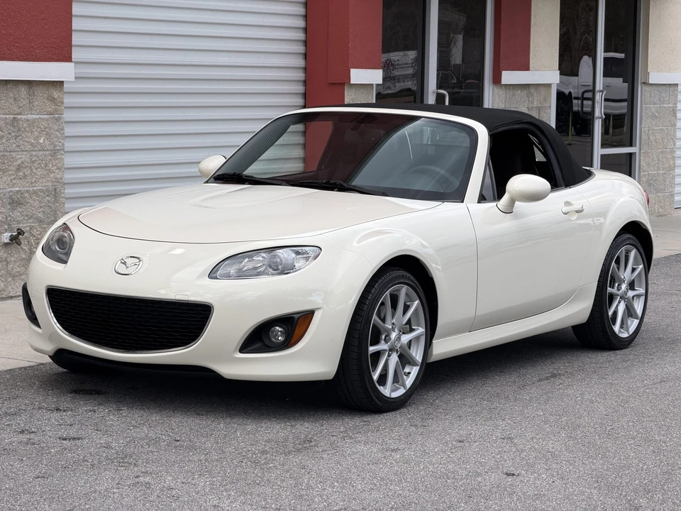 2009 Mazda NC MX-5 Miata - Image 2 of 31