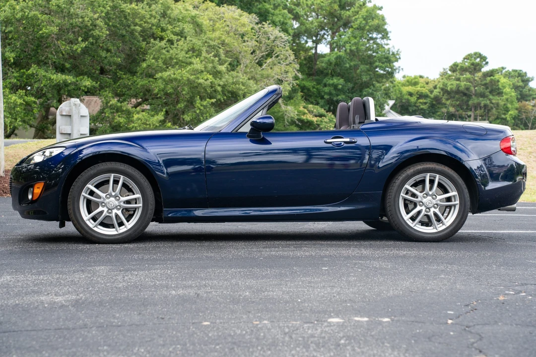 2009 Mazda NC MX-5 Miata - Image 9 of 31