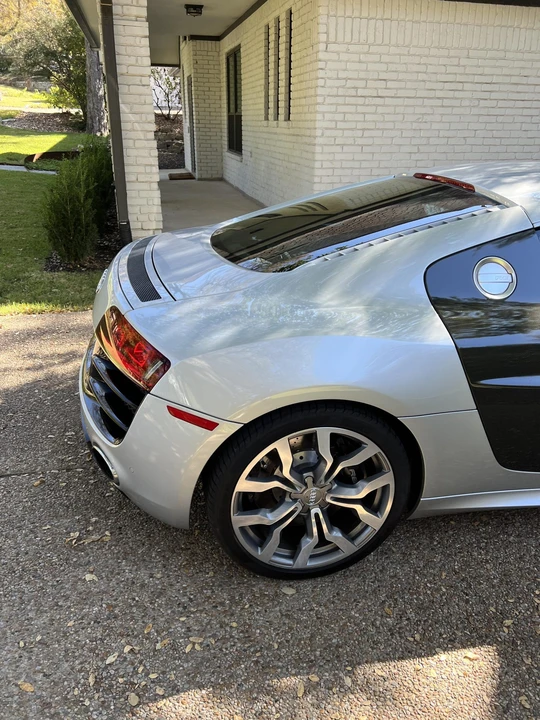 2010 Audi 42 R8 - Image 26 of 31