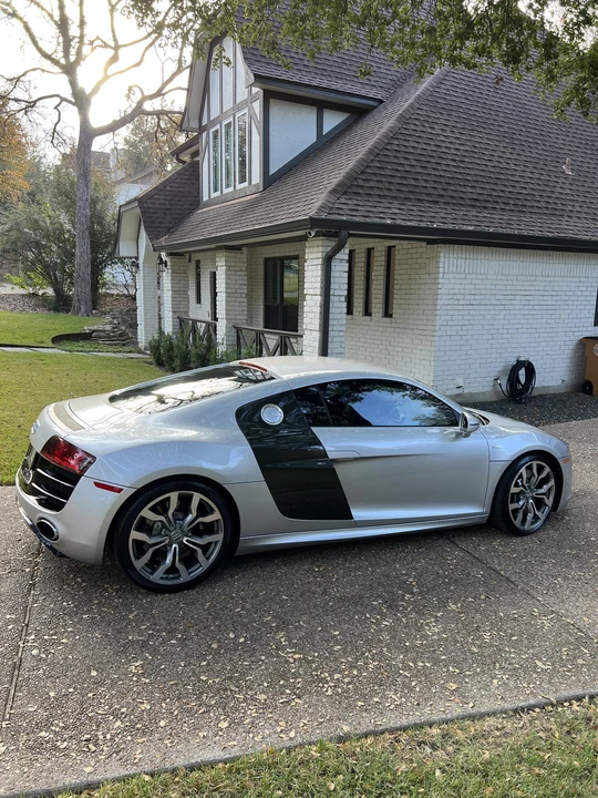 2010 Audi 42 R8 - Image 8 of 31