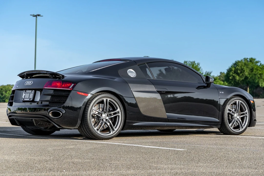 2010 Audi 42 R8 - Image 7 of 31