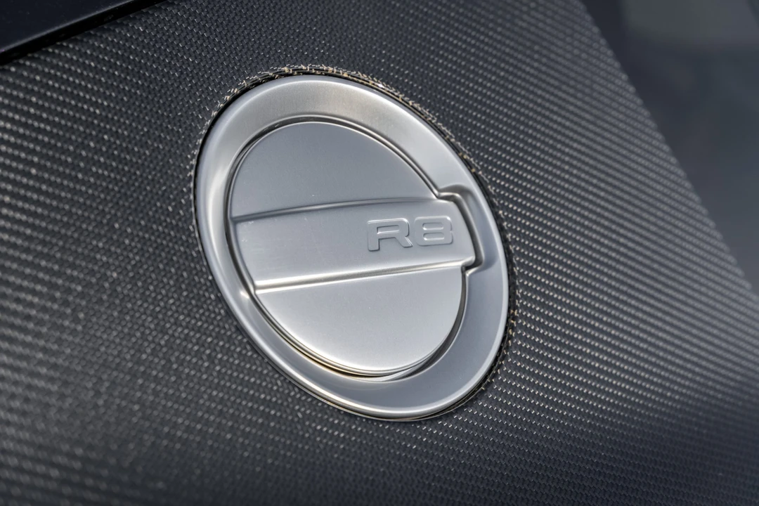 2010 Audi 42 R8 - Image 17 of 31