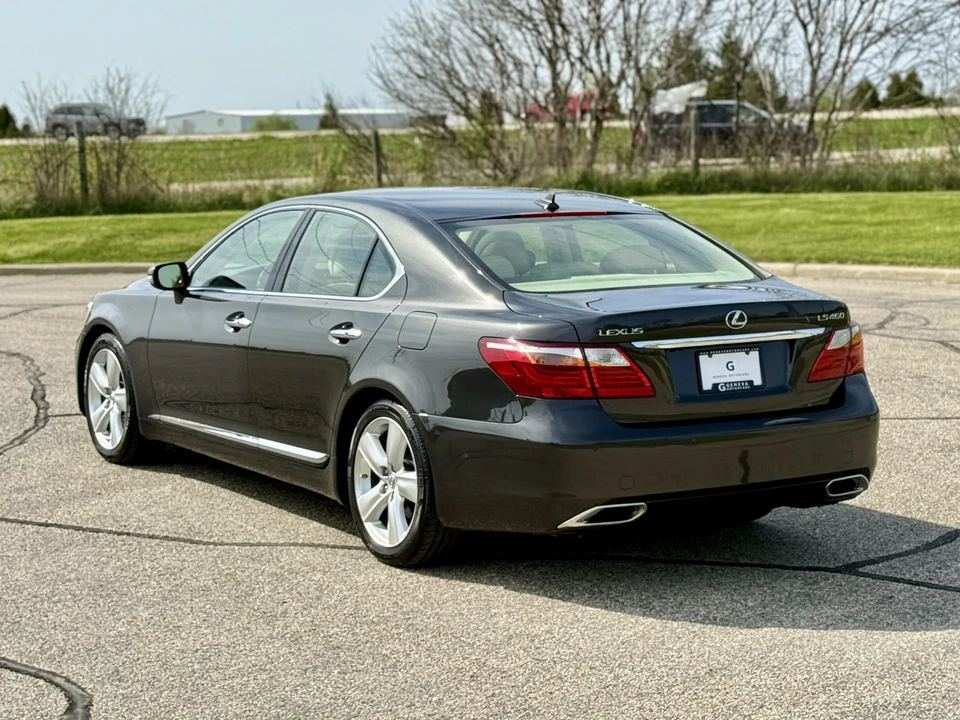 2010 Lexus LS 4th Gen - Image 9 of 31