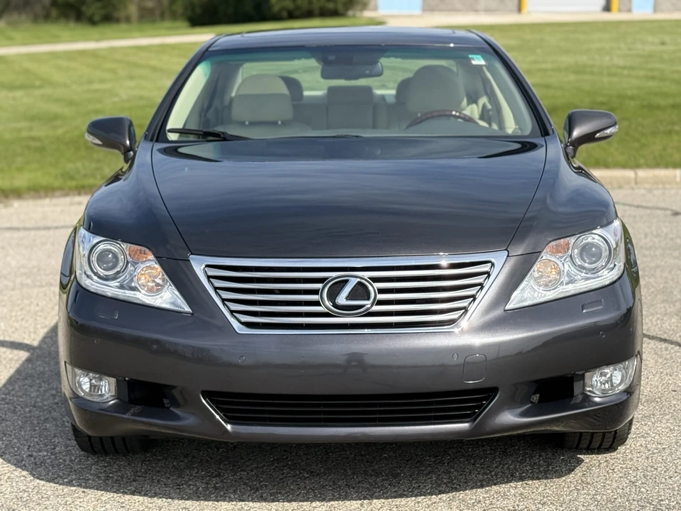 2010 Lexus LS 4th Gen - Image 14 of 31