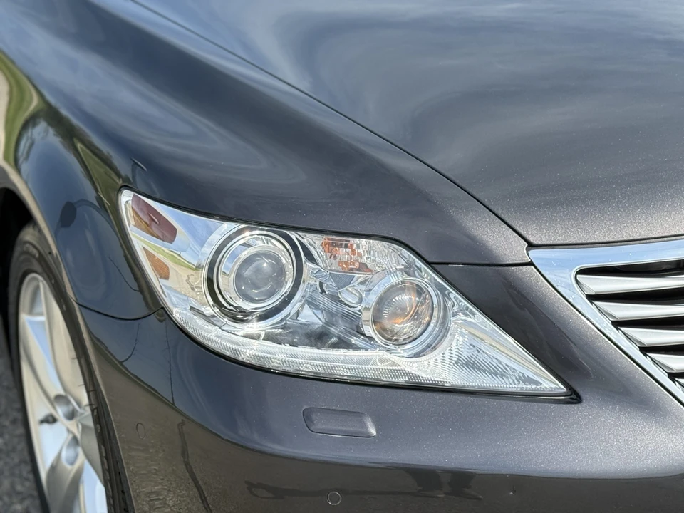 2010 Lexus LS 4th Gen - Image 28 of 31