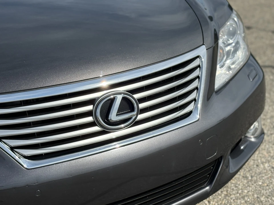2010 Lexus LS 4th Gen - Image 29 of 31