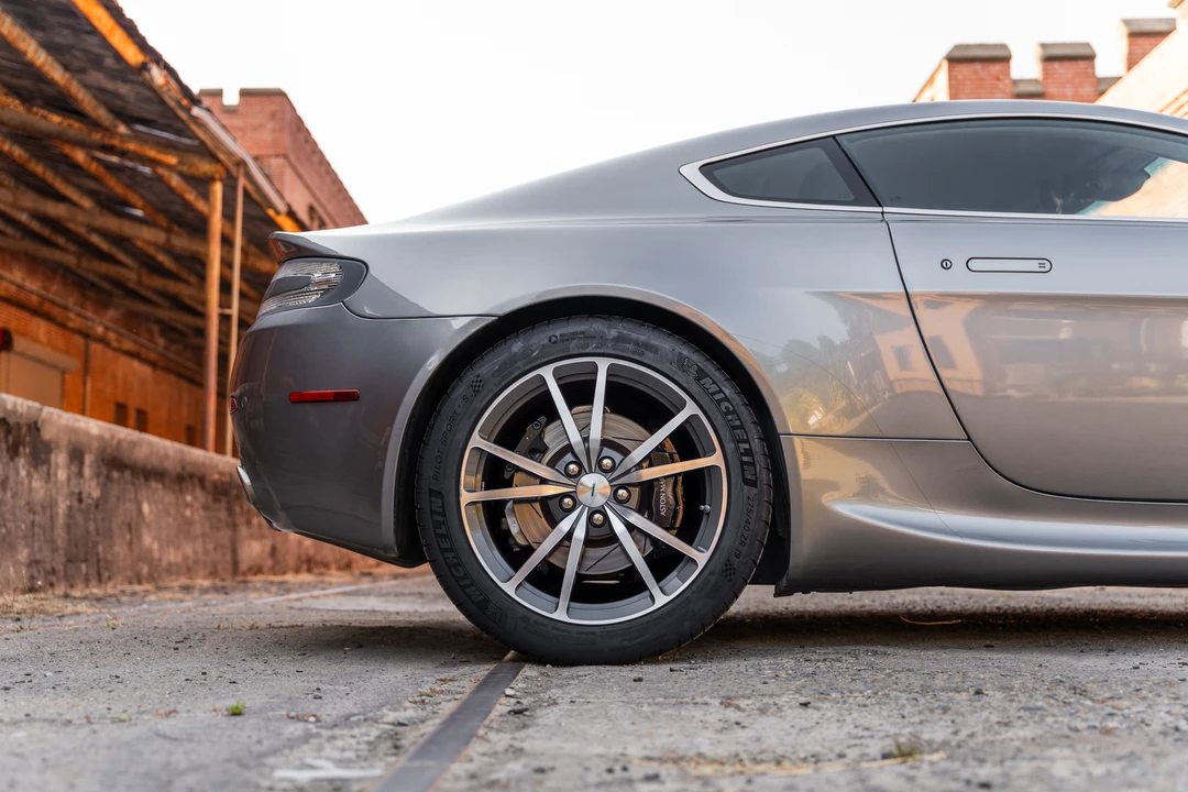 2011 Aston Martin V8 Vantage (2006-2017) - Image 21 of 31