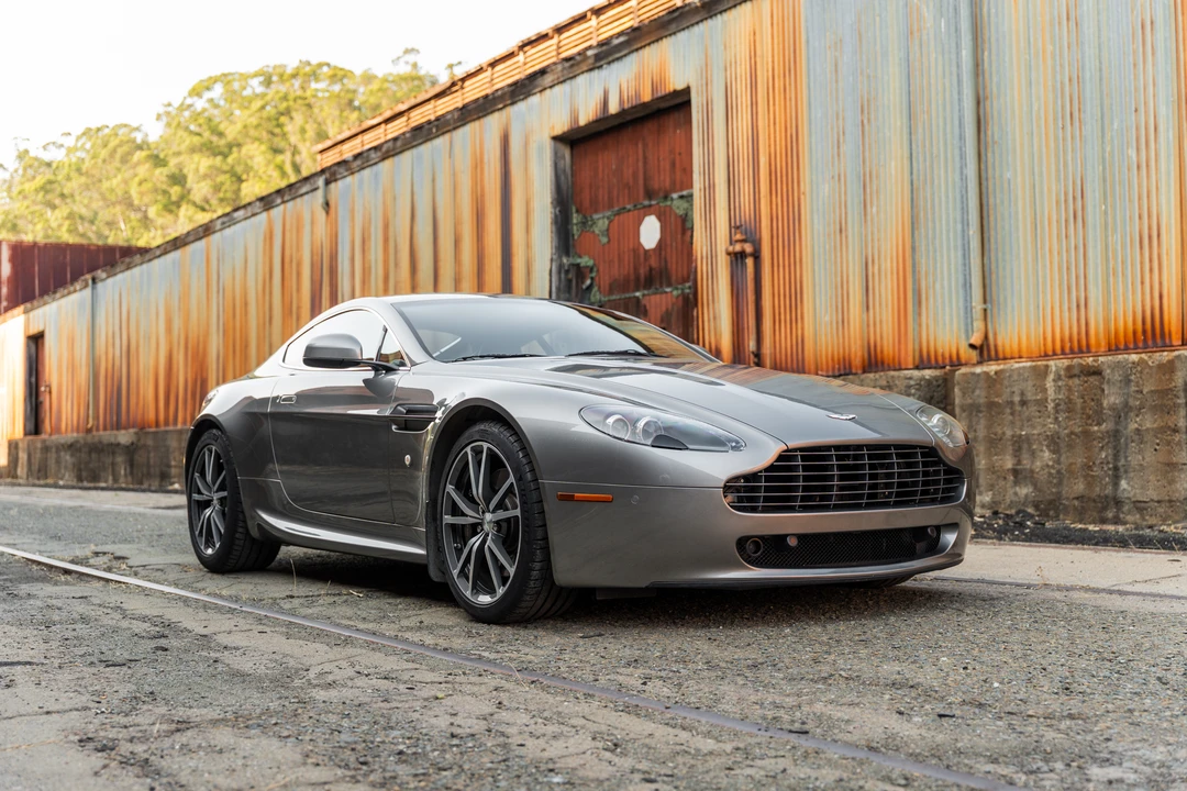 2011 Aston Martin V8 Vantage (2006-2017) - Image 17 of 31