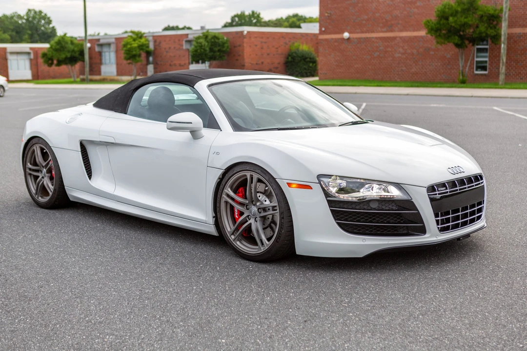 2011 Audi 42 R8 - Image 8 of 31