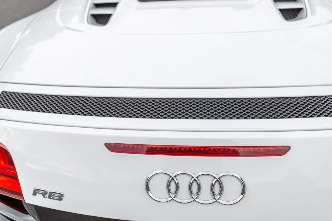2011 Audi 42 R8 - Image 27 of 31