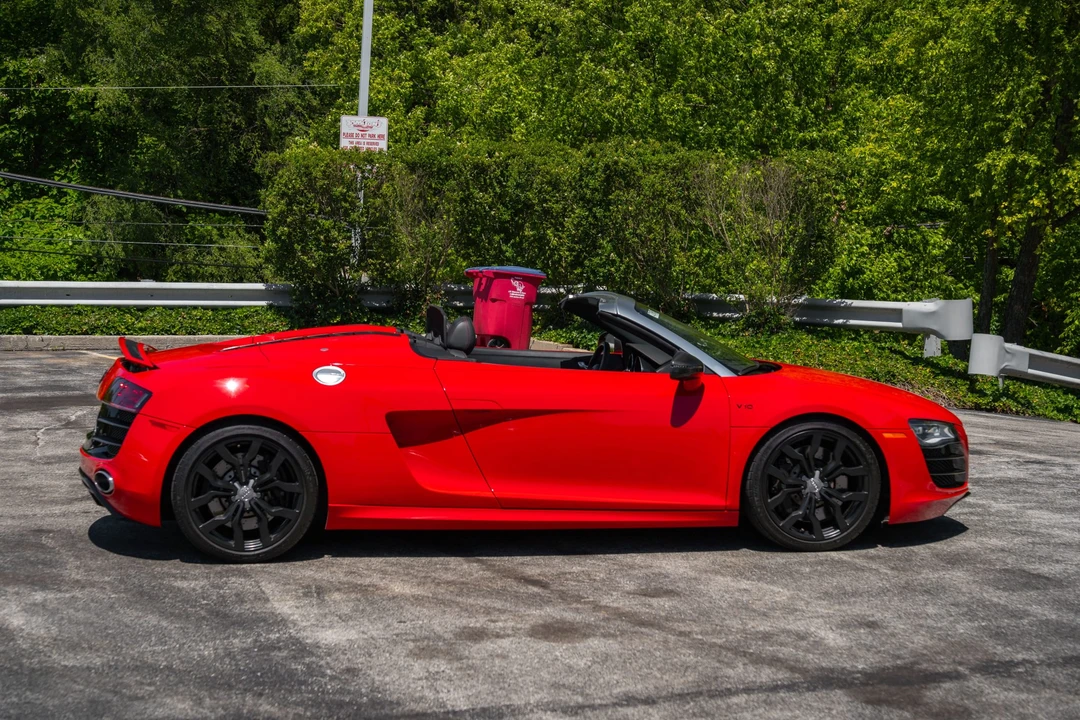 2011 Audi 42 R8 - Image 30 of 31