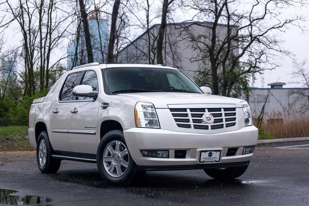 2011 Cadillac Escalade & EXT 3rd Gen - Image 20 of 31