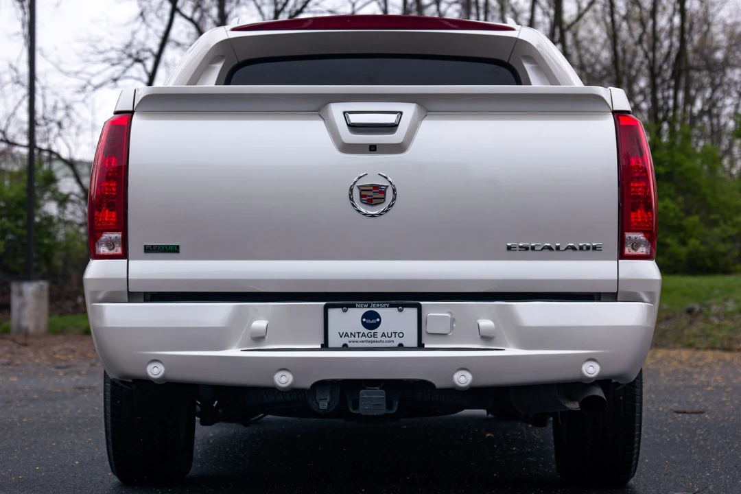 2011 Cadillac Escalade & EXT 3rd Gen - Image 13 of 31