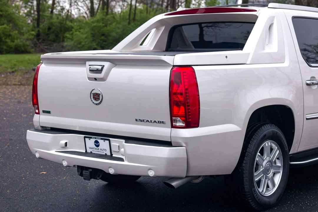 2011 Cadillac Escalade & EXT 3rd Gen - Image 31 of 31