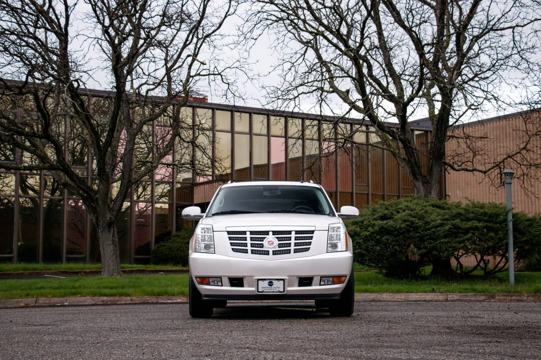 2011 Cadillac Escalade & EXT 3rd Gen - Image 21 of 31