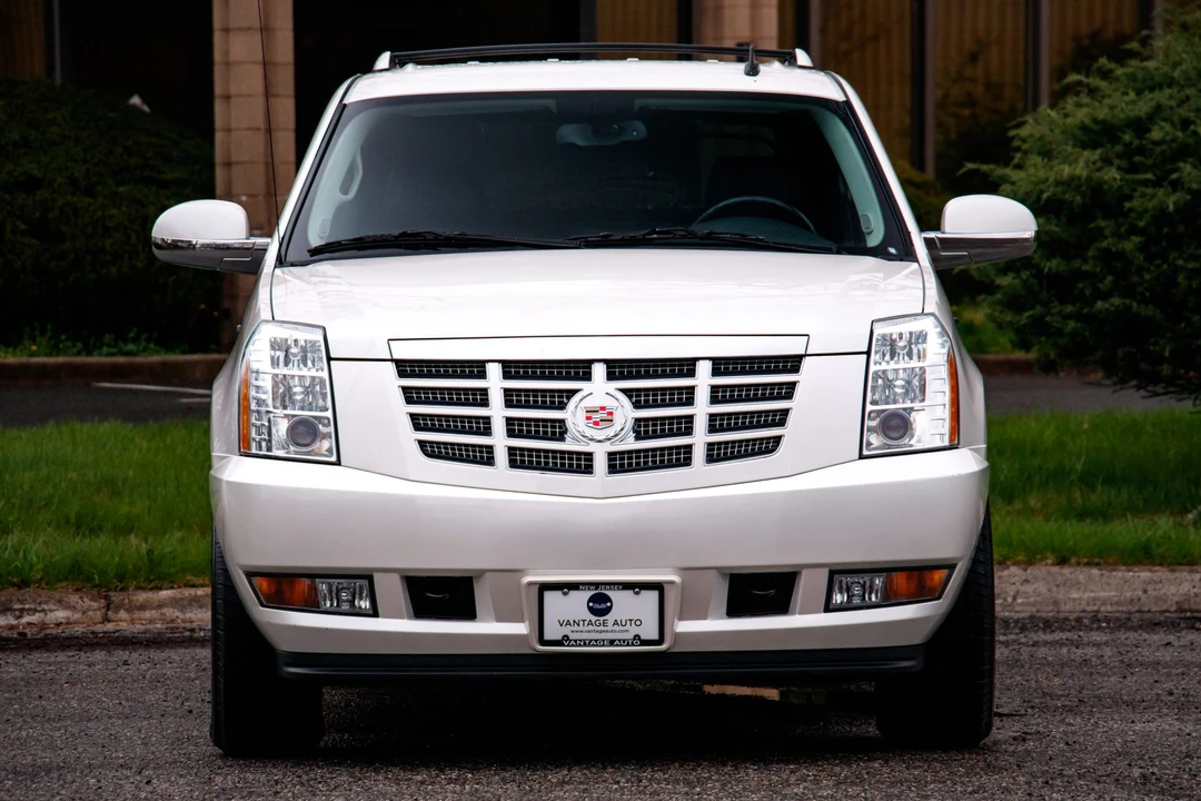 2011 Cadillac Escalade & EXT 3rd Gen - Image 22 of 31
