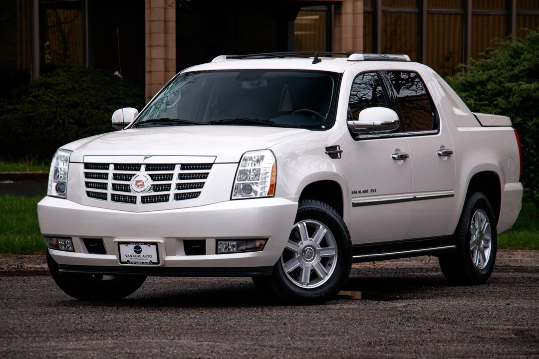 2011 Cadillac Escalade & EXT 3rd Gen - Image 3 of 31
